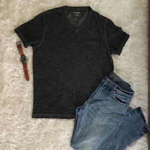 Express Men’s V-neck T-shirt with pocket